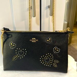 Coach outlet bag. With various straps.